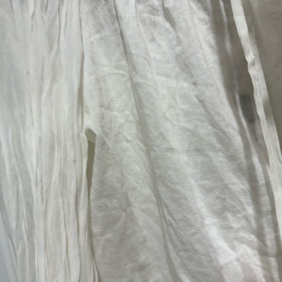 Alice and Olivia off the shoulder top. Colorful and has cool features! - Picture 4 of 8